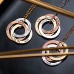 Personlig rysk ring treenighetsnamnhalsband med barnnamn födelsedag för familj