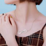 Collier Symbole de l'Infini Personnalisé avec 2 Noms et Date Cadeau Anniversaire St Valentin pour Femme Petite Amie