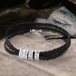 Pulsera de cuero trenzado con cuentas de nombre personalizadas