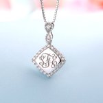 Collana Monogram con diamanti e zirconi