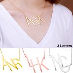 Collier Personnalisé avec 1-3 Prénoms Gravés sur Initiales Inclinées Cadeau pour Femme