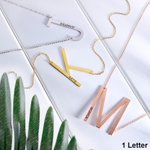 Collier Personnalisé avec 1-3 Prénoms Gravés sur Initiales Inclinées Cadeau pour Femme