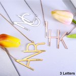 Collier Personnalisé avec 1-3 Prénoms Gravés sur Initiales Inclinées Cadeau pour Femme
