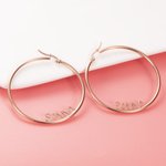 Boucles d'Oreilles Créoles Prénom Grand Cercle Plaqué Or | Callie
