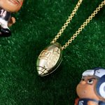Collier Personnalisé avec Chiffre et Nom Collier Gravé de Football Américain Cadeau d'Anniversaire pour Amoureux de Football