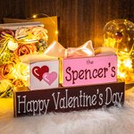 Ornements Triple Pavés Droits en Bois Décor Personnalisé avec Nom ou Texte Motif de Cœur Cadeau de Saint-Valentin pour Couple