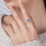 Anello con scintillio quadrato con doppie pietre di nascita