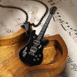 Collier Pendentif Gravé Personnalisé Forme Guitare Cadeau pour Guitariste
