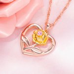 Collar Rosa en Corazón para Ella