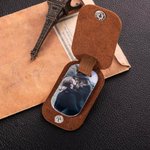 Porte-clés en Cuir Personnalisé avec Photo Calendrier Date er Nom Cadeau d’Anniversaire Noël Mariage pour Homme Femme ou Couple