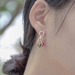 Orecchini asimmetrici a goccia da donna con pietre di nascita personalizzate