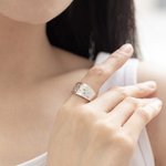 Sterling silverring med släktträd och födelsestenar - graverad smyckesgåva till mamma eller mormor
