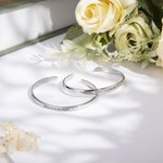 Juego de 2 pulseras con piedras de nacimiento grabadas para madre e hija