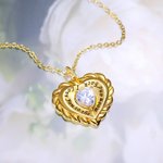 Collana con pietre di nascita a forma di cuore con incisione personalizzata