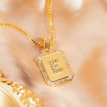 Collier Personnalisé avec Initiale en Zircon Pendentif Plaque Cadeau pour Femme