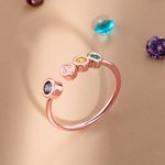 Anello minimalista aperto con pietre di nascita impilate su ordinazione