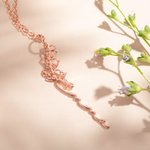 Collier Personnalisé avec Prénom Vertical et Fleur de Naissance Cadeau Fête des Mères pour Femme