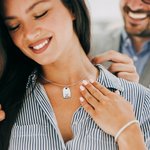 Collier de Couple Personnalisé avec Texte en Forme de Coeur Cadeau de St Valentin pour Couple 2 Pcs