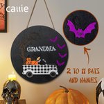 Plaque de Porte Ronde Personnalisée avec 2-11 Noms sur Chauves-Souris Style Collage de Citrouilles Voiture Arbre Cadeau Halloween pour Famille