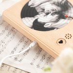 Giradischi in legno con foto personalizzata con riproduzione della tua canzone preferita regalo per anniversari e San Valentino per coppie