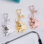 Broche d'allaitement coeur stéthoscope personnalisé avec pierre de naissance
