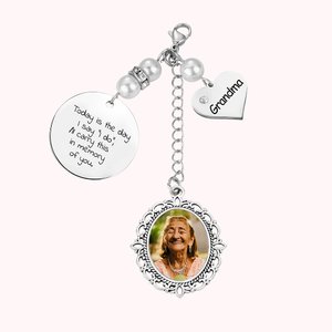 Ciondolo ovale in pizzo personalizzato con foto e incisione del testo regalo di matrimonio commemorativo per la sposa