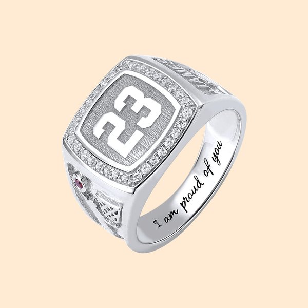 Anello personalizzato in argento sterling con pietra di nascita del basket e nome e numero Regalo di compleanno per la festa del papà per gli amanti dello sport