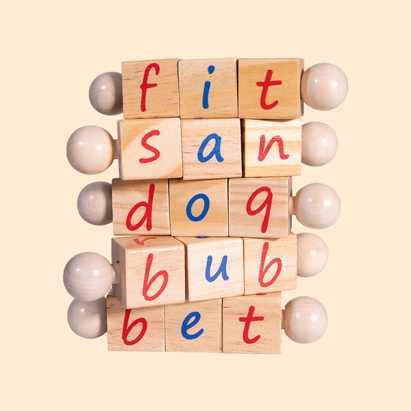 El juego original de bloques y tarjetas de lectura Montessori