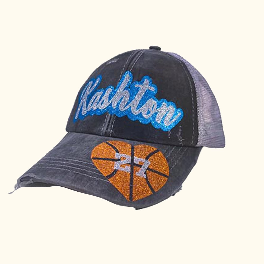 Personalisierte Basketballmütze mit eingravierter Nummer und Name