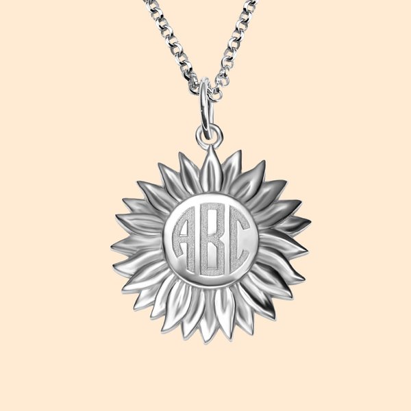 Zonnebloem ketting gegraveerd blok monogram