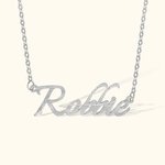 Collana e spilla con nome personalizzato in rilievo