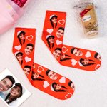 Chaussettes Unisexes et Multicolores avec Coeur Personnalisées avec Visage de Couple Cadeau d'Anniversaire St Valentin pour Couple
