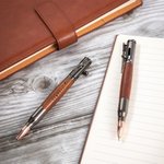 Stylo à Bille à Bouton Poussoir Rechargeable Personnalisé avec Texte Gravé Stylo en Bois Lisse Cadeau d'Anniversaire pour Homme Amateur d'Arme
