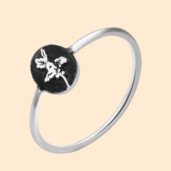 Stabelbar ring med egendefinert miniblomst