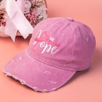 Chapeau personnalisé brodé HOPE + nom sur le thème du cancer du sein