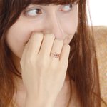 Anillo personalizado con la inicial de una adorable mascota