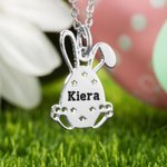 Collier Personnalisé avec Nom Gravé Pendentif en Forme d'Œuf Lapin Cadeau Anniversaire Pâques pour Enfant
