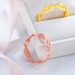 Anello a doppia elica di DNA con nome della molecola personalizzata