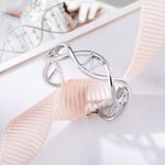 Anello a doppia elica di DNA con nome della molecola personalizzata