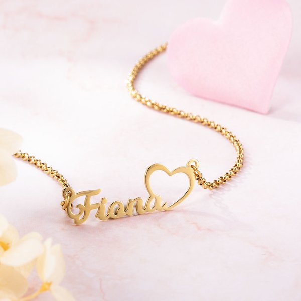 Collana con ciondolo personalizzato con il nome del cuore Amore Gioielli minimalisti Regalo di compleanno e anniversario per le donne