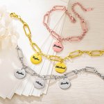 Bracelet rond personnalisé avec noms de famille