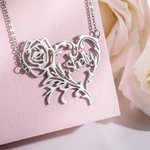 Collier Prénom Rose Personnalisé Pendentif Coeur et Fleur Évidés Cadeau pour Femme