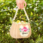 Panier d'œufs personnalisé avec nom - Corbeille en rotin naturel à motif lapin et à anse en perles - Cadeau de Pâques pour les enfants