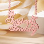 Collar personalizado con dos nombres y corona