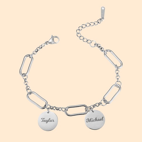 Bracelet rond personnalisé avec noms de famille
