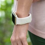 Bracelet de Montre en Silicone Personnalisé avec Nom Numéro Motif de Balle de Sport Accessoire pour Apple Watch Cadeau pour Femme Homme