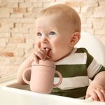 Tasse d'apprentissage personnalisée en silicone avec paille pour les tout-petits