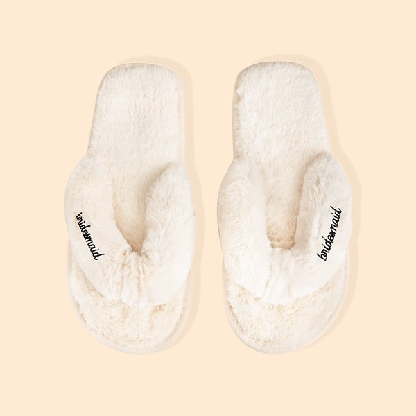 Gepersonaliseerde Witte Fuzzy Bruiloft Slippers met Glitter Tekst Bridal Shower Engagement Party Wedding Day Gift voor Bruid Bruidsmeisje