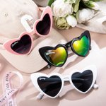 5 paia di occhiali da sole a forma di cuore personalizzati per la sposa e la damigella d'onore per la festa di matrimonio in spiaggia