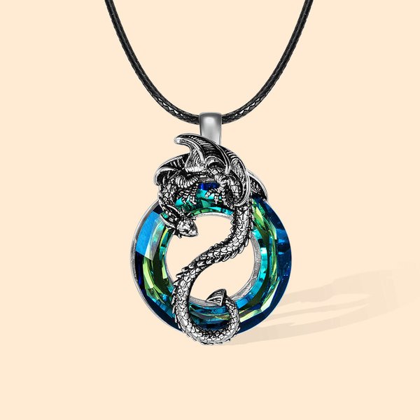Henkilökohtainen Dragon Circle kaulakoru kaiverruksella teksti koristeltu Crystal